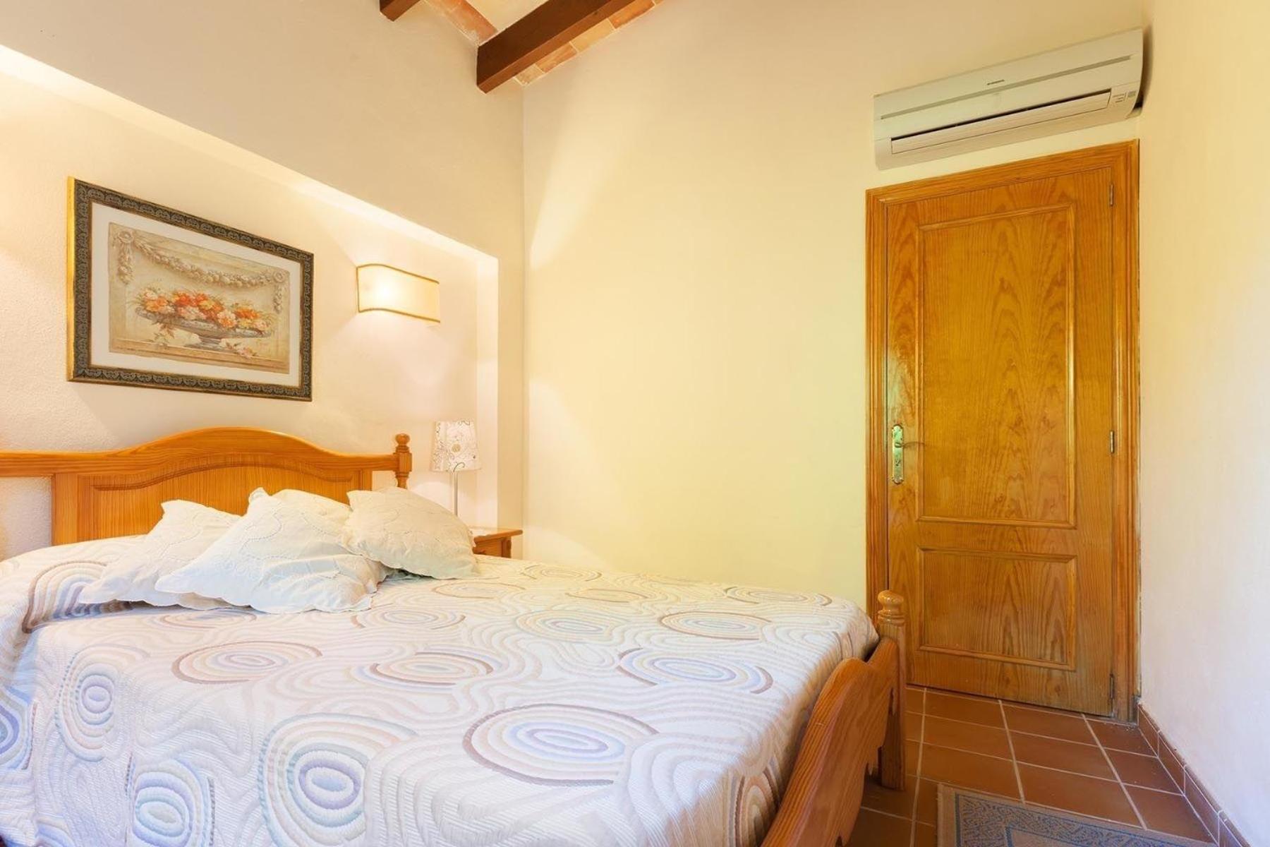 Helles Haus Fuer 6 Personen Mit Pool Und Klimaanlage 500 Meter Vom Entfernt Ferienhaus *