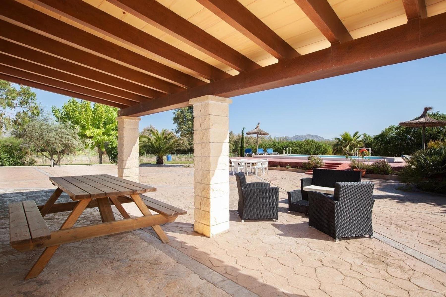 Ferienhaus Helles Haus Fuer 6 Personen Mit Pool Und Klimaanlage 500 Meter Vom Entfernt