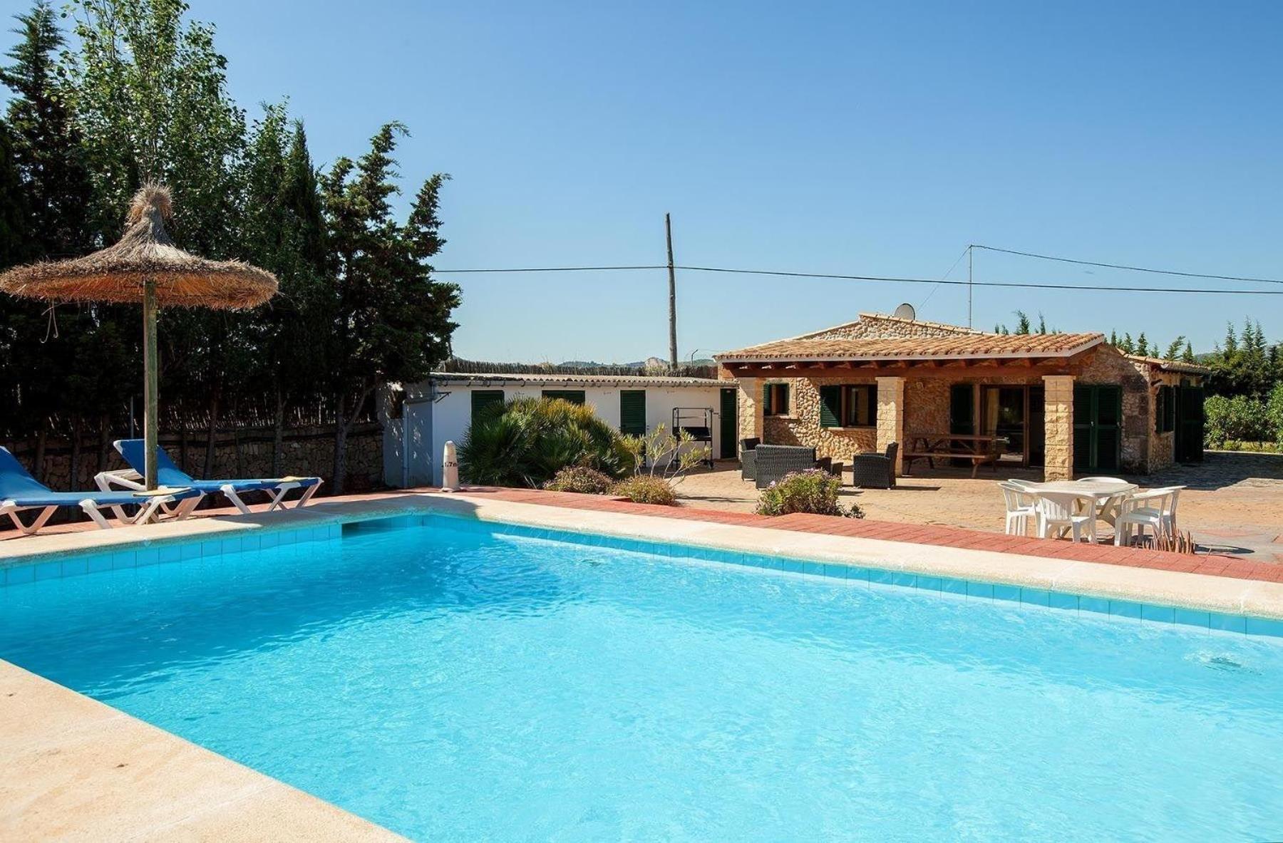 Helles Haus Fuer 6 Personen Mit Pool Und Klimaanlage 500 Meter Vom Entfernt * Pollença