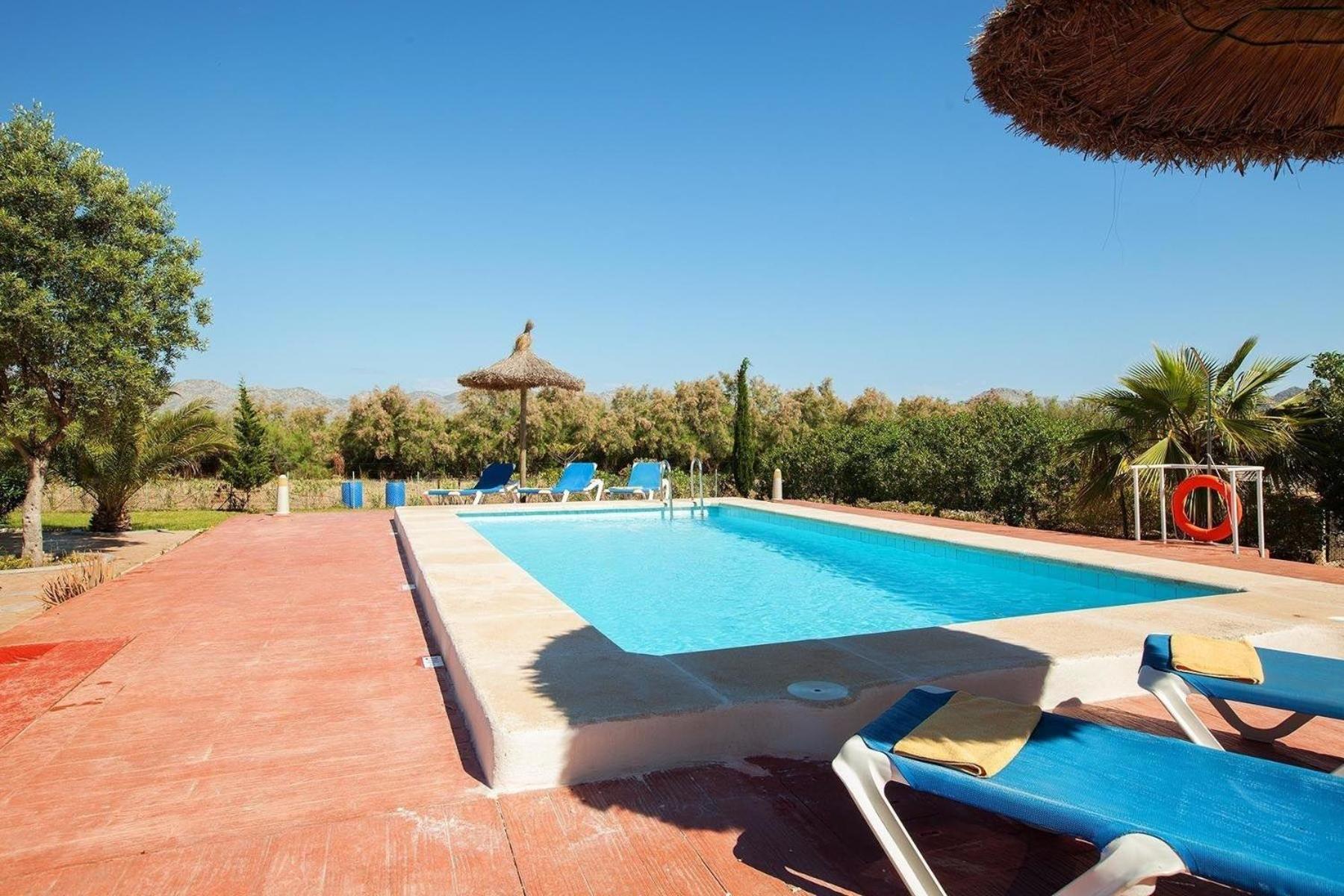 Helles Haus Fuer 6 Personen Mit Pool Und Klimaanlage 500 Meter Vom Entfernt Pollença